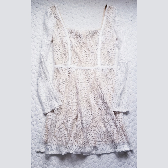 Missguided Dresses & Skirts - Missguided lace dress leaf long sleeved square 4